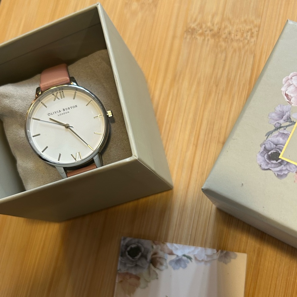OLIVIA BURTON WATCH WITH 38mm White FACE PINK LEATHER BAND WITH SILVER BEE - Picture 6 of 7
